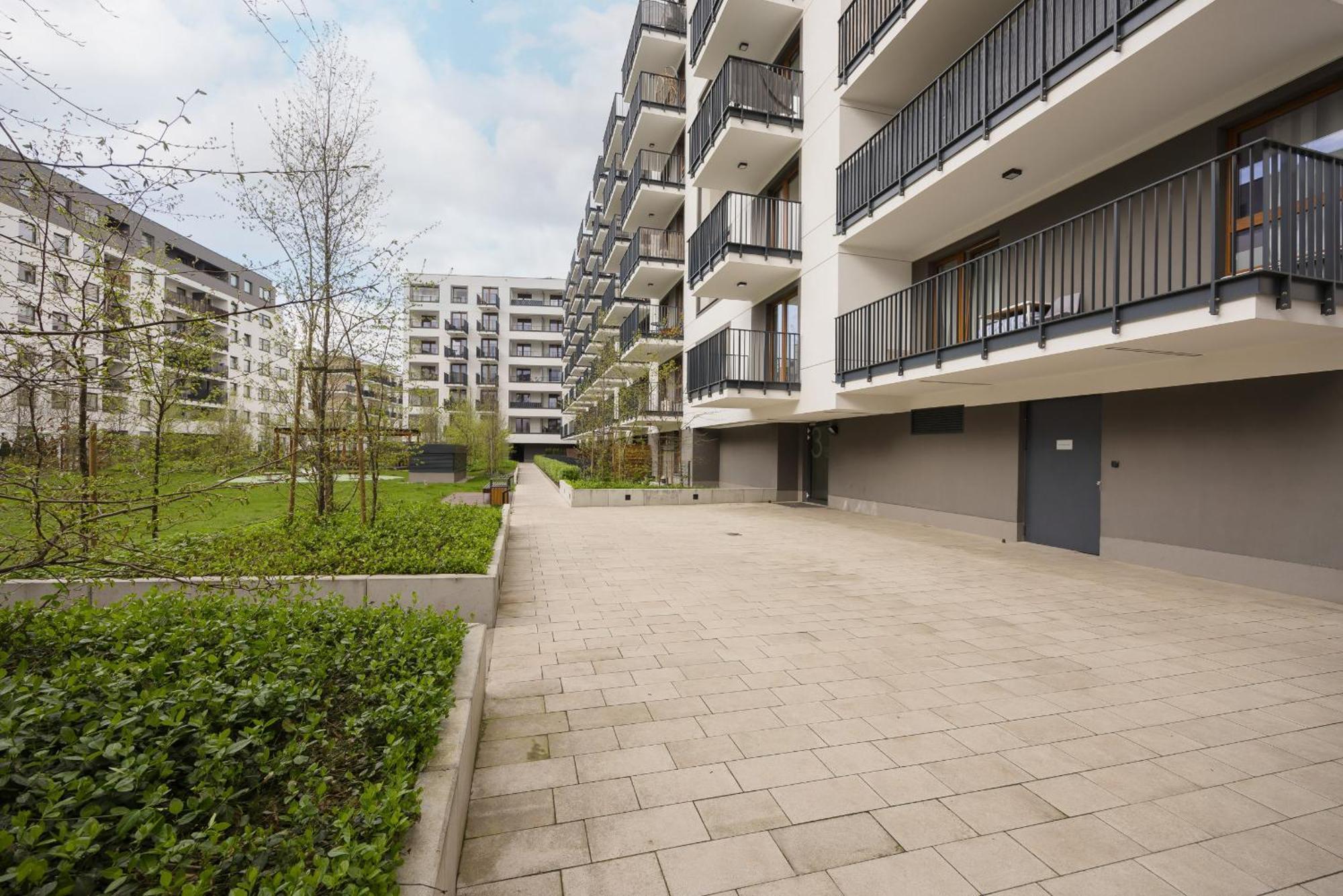 Apartment With Balcony & Parking In Warsaw By Noclegi Renters Varsóvia Exterior foto